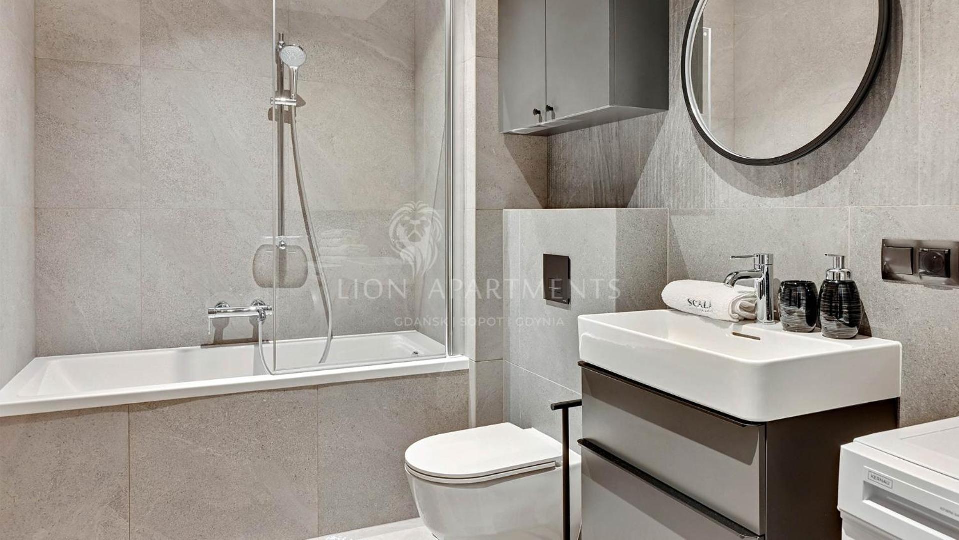 Scala Center Premium With Parking By Lion * Gdansk